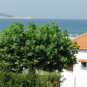 Apartment & Christina, Sarti